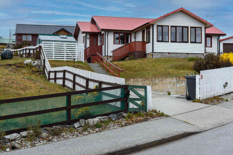 Islas Falkland o Malvinas 041 - Port Stanley.jpg
